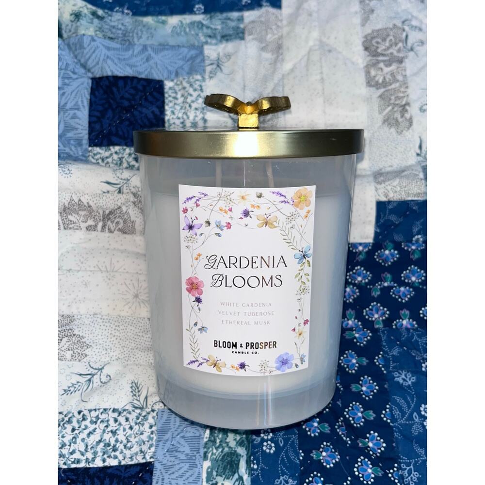 NEW! Bloom & Prosper Gardenia Blooms Candle 14.3 oz Butterfly Lid - Picture 3 of 5